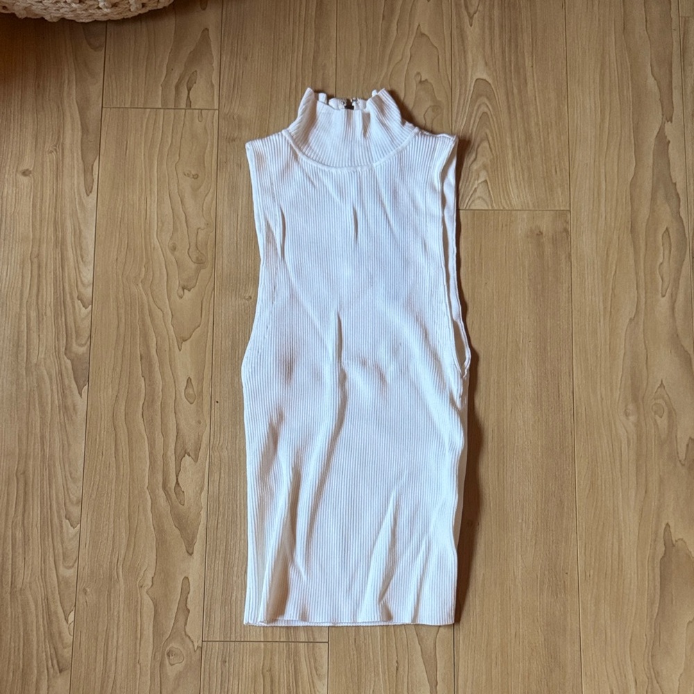 Alice + Olivia White Sleeveless Tank Top